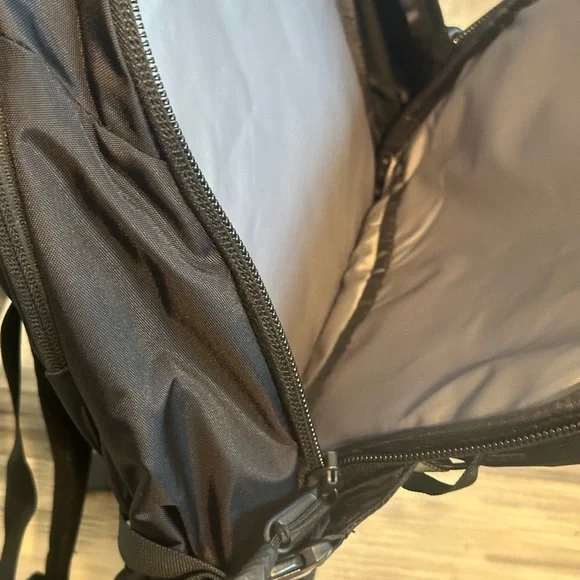 The North Face Unisex Borealis Backpack TNF Black NWOT - Picture 9 of 15